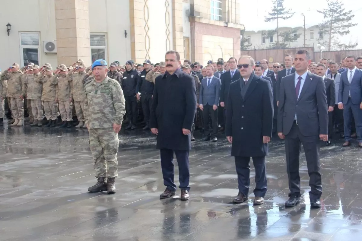 Hakkari\'de 18 Mart Şehitleri Anma Günü ve Çanakkale Zaferi\'nin 104. Yıldönümü