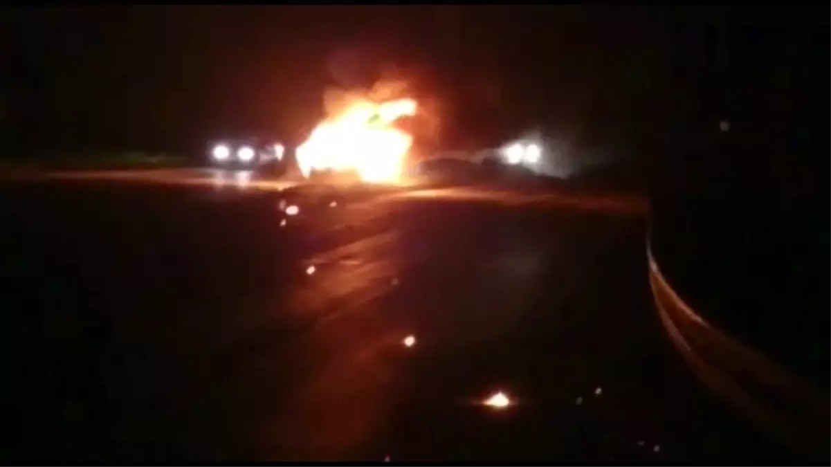 Hatay\'da Gece Saatlerinde Korkutan Araç Yangını