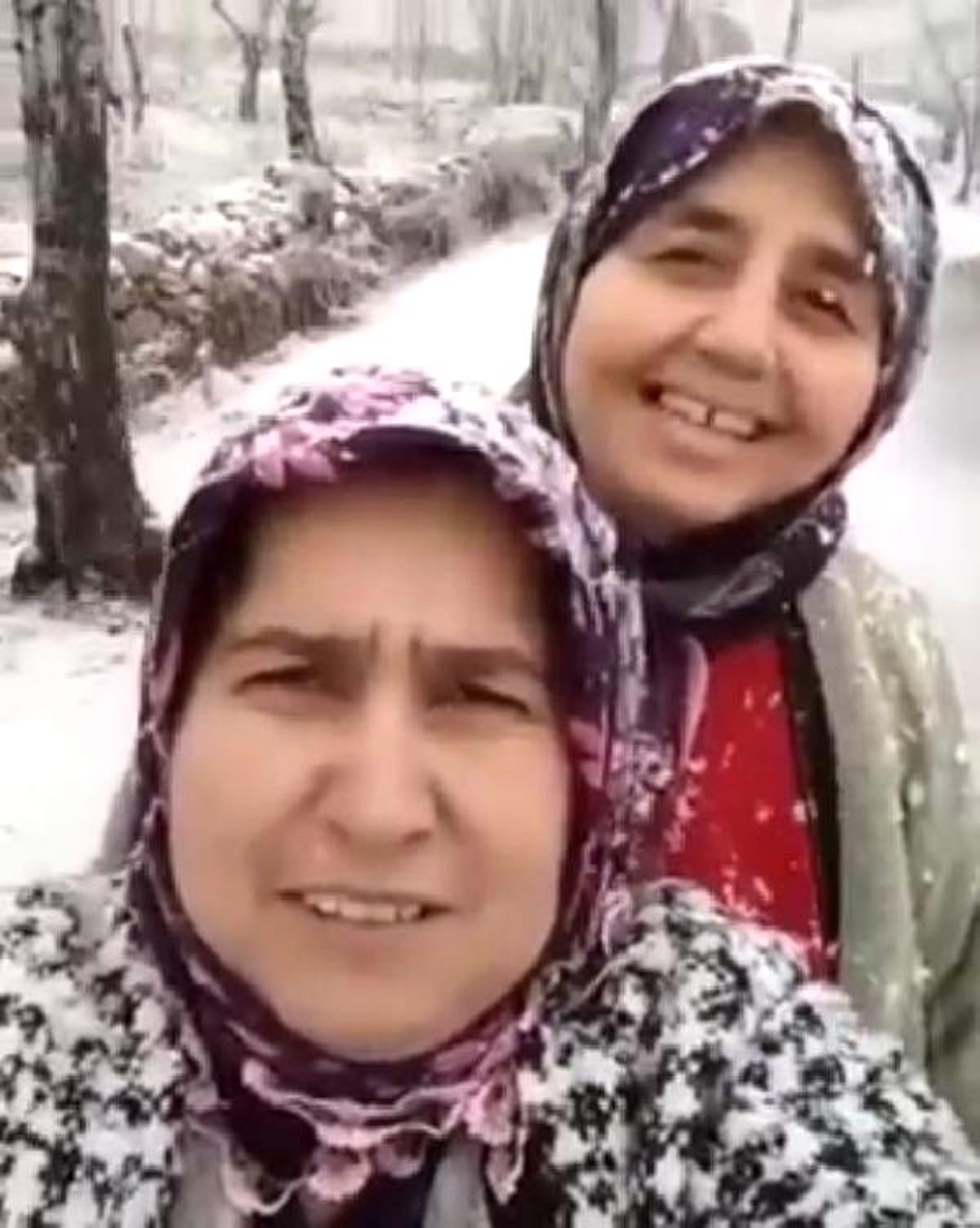 Hataylı Kadınların Kar Sevinci