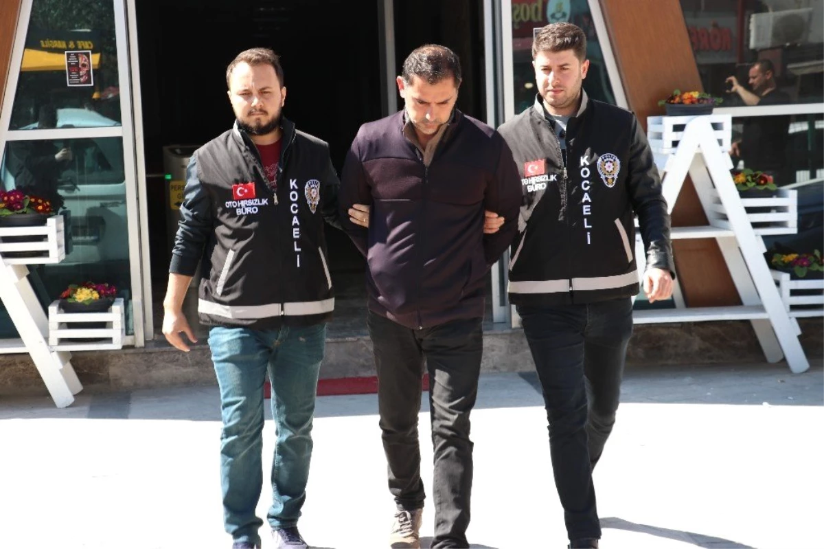 İstanbul\'dan Çaldığı 150 Bin TL\'lik Otomobille Kocaeli\'de Yakalandı
