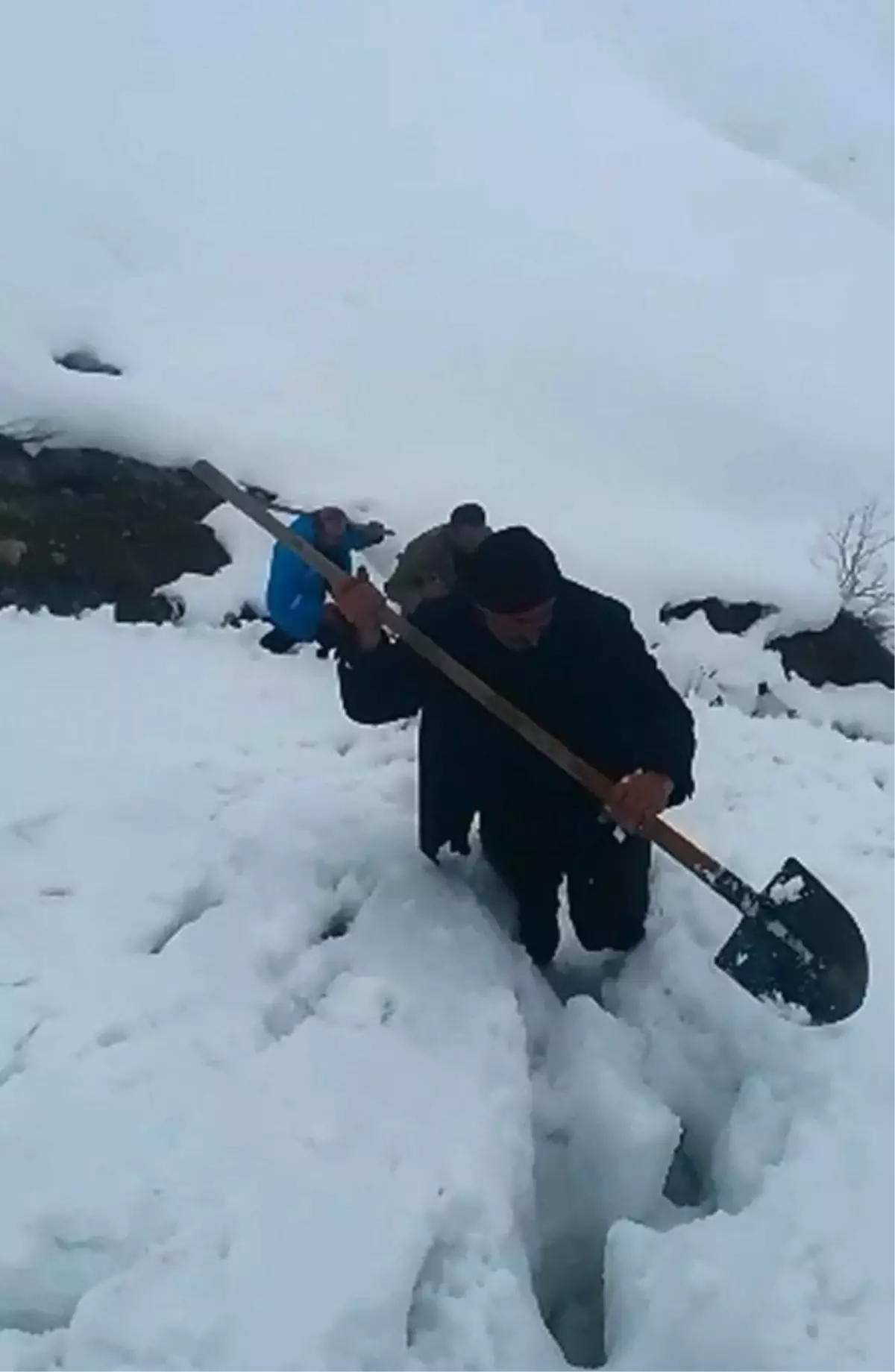 Karlı Tepeleri Aşan Vaski Ekiplerinin Fedakarlığı