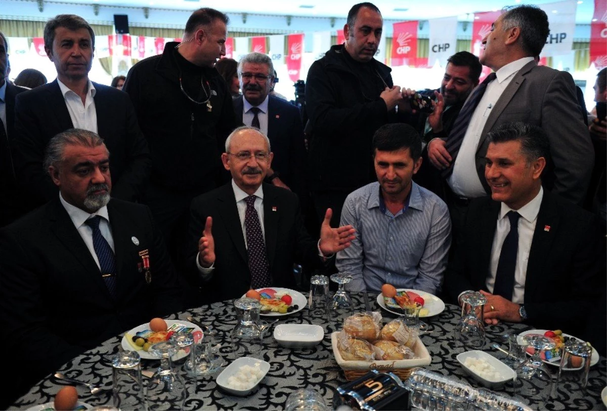 Kemal Kılıçdaroğlu Şehit Aileleri ve Gazilerle Bir Araya Geldi