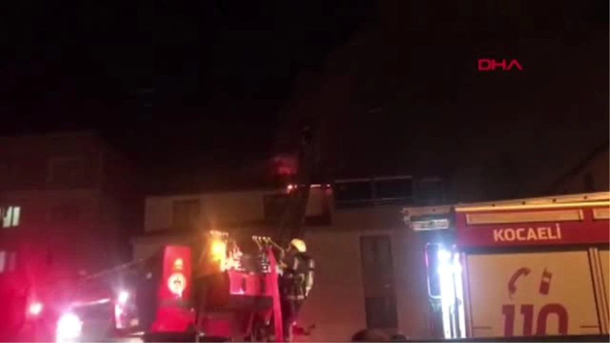 Kocaeli 4 Katlı Binanın Çatısında Çıkan Yangın Korkuttu