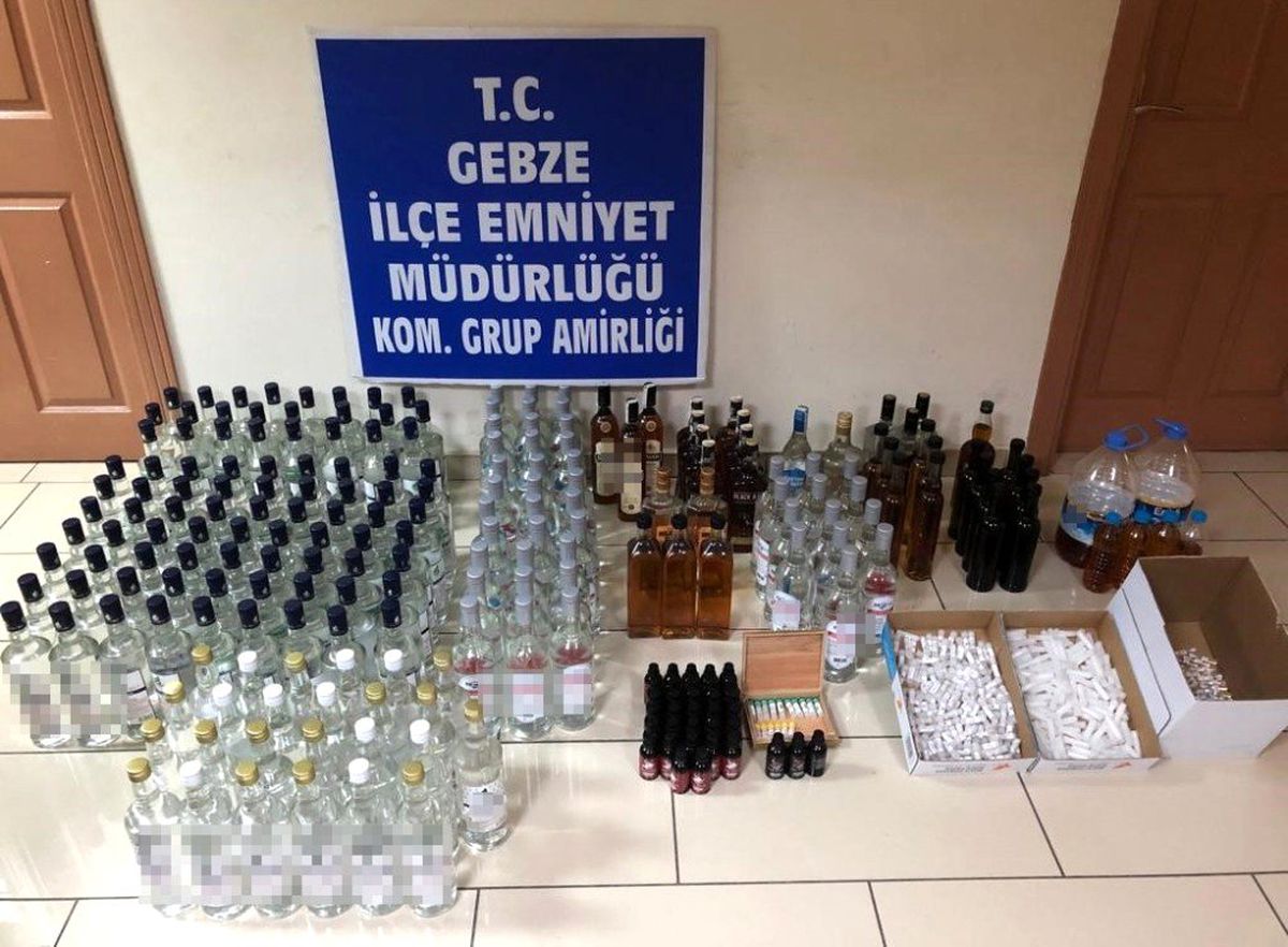 Kocaeli\'de Kaçak Sigara ve İçki Operasyonu