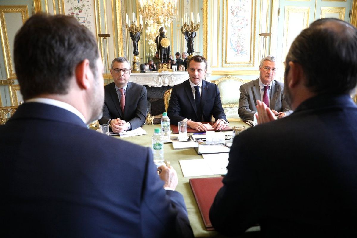 Macron\'dan Şanzelize Kararı