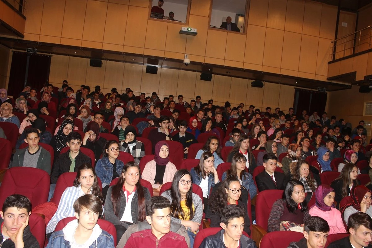 Prof. Dr. Ahmet Şimşek Konferans Verdi