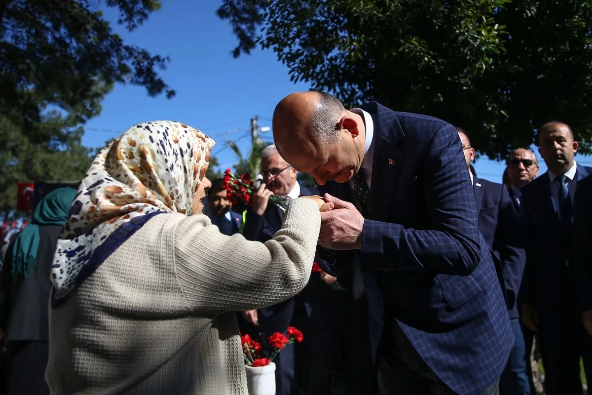 Şehitleri Anma Günü ve Çanakkale Deniz Zaferi\'nin 104. Yıl Dönümü