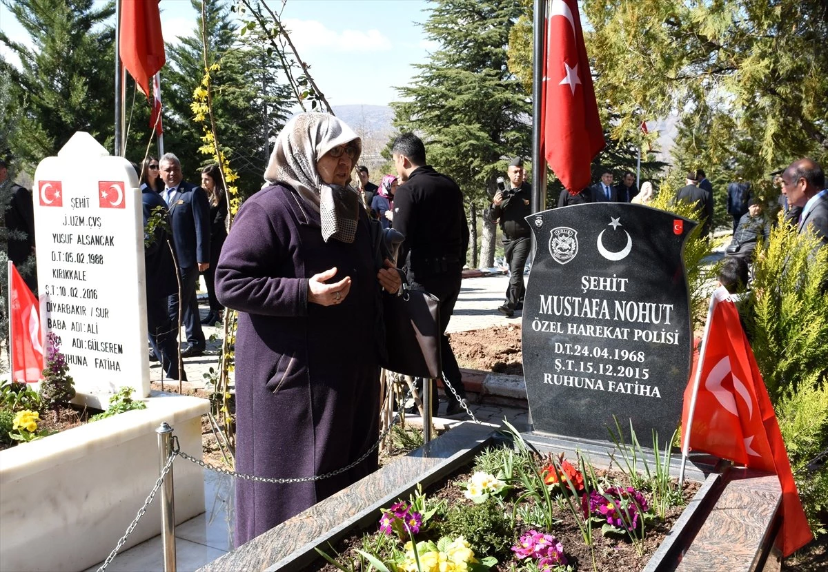 Şehitleri Anma Günü ve Çanakkale Deniz Zaferi\'nin 104. Yıl Dönümü