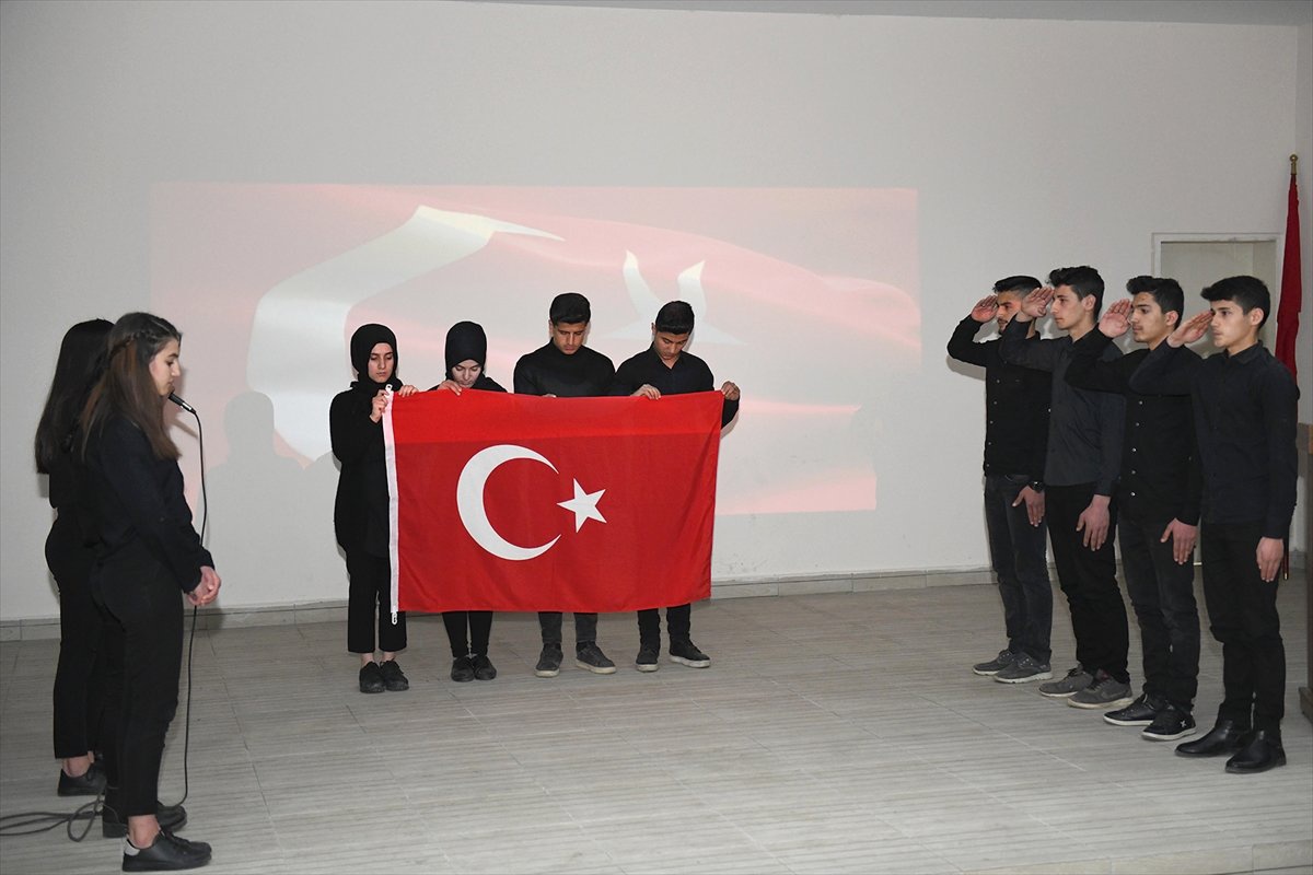 Şehitleri Anma Günü ve Çanakkale Deniz Zaferi\'nin 104. Yıl Dönümü