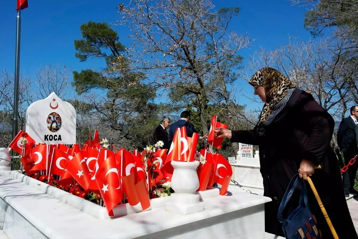 Şehitleri Anma Günü ve Çanakkale Deniz Zaferi\'nin 104. Yıl Dönümü