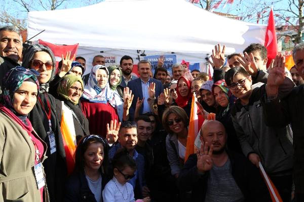 Şenocak\'tan İmamoğlu\'na Sert Eleştiri: Bunlar Terör Uzantısı Bir Siyasi Partinin Desteğiyle Yol...