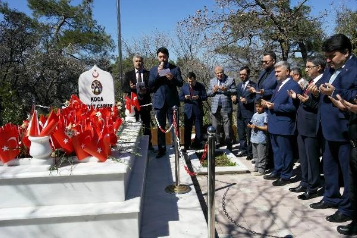 Seyit Onbaşı, Mezarı Başında Anıldı