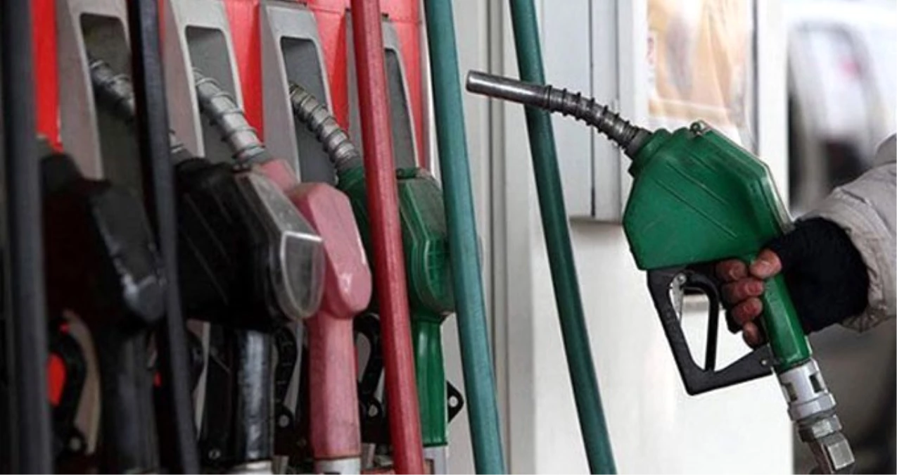 Benzine Bir Haftada İkinci Zam Geldi