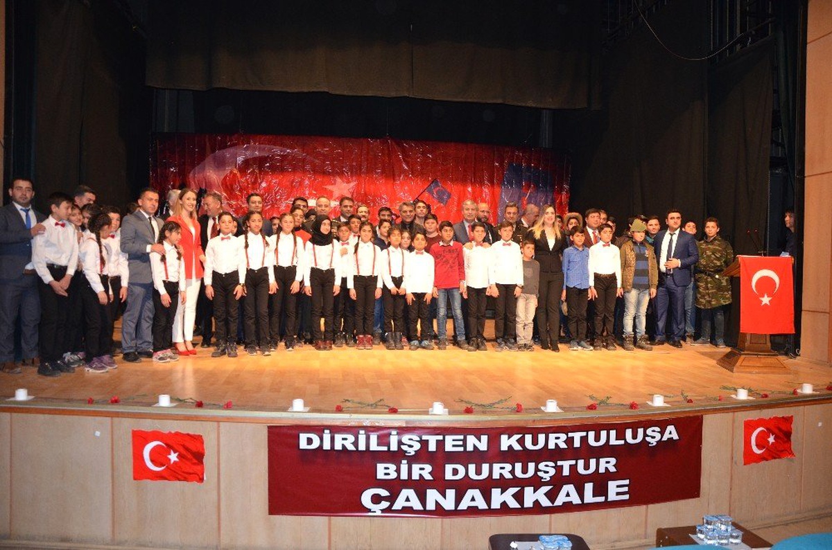 Tatvan\'da 18 Mart Şehitleri Anma Günü ve Çanakkale Zaferi\'nin 104. Yıldönümü