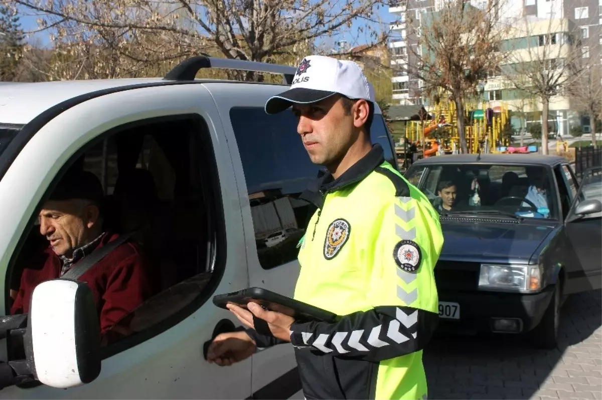 Trafik Polisleri Yeni Üniformalarını Giydi