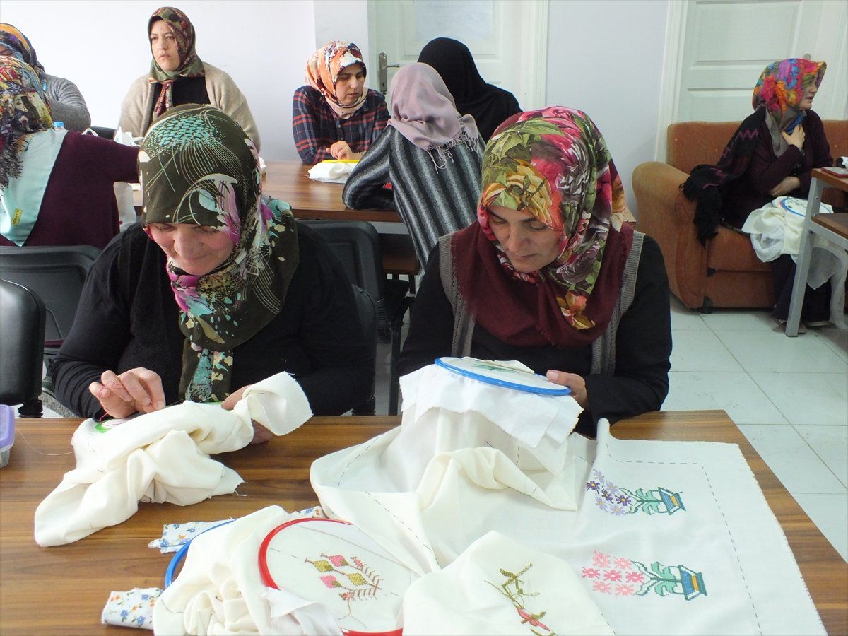 Ulaş\'ta "Elde Türk İşlemeleri" Kursu Açıldı
