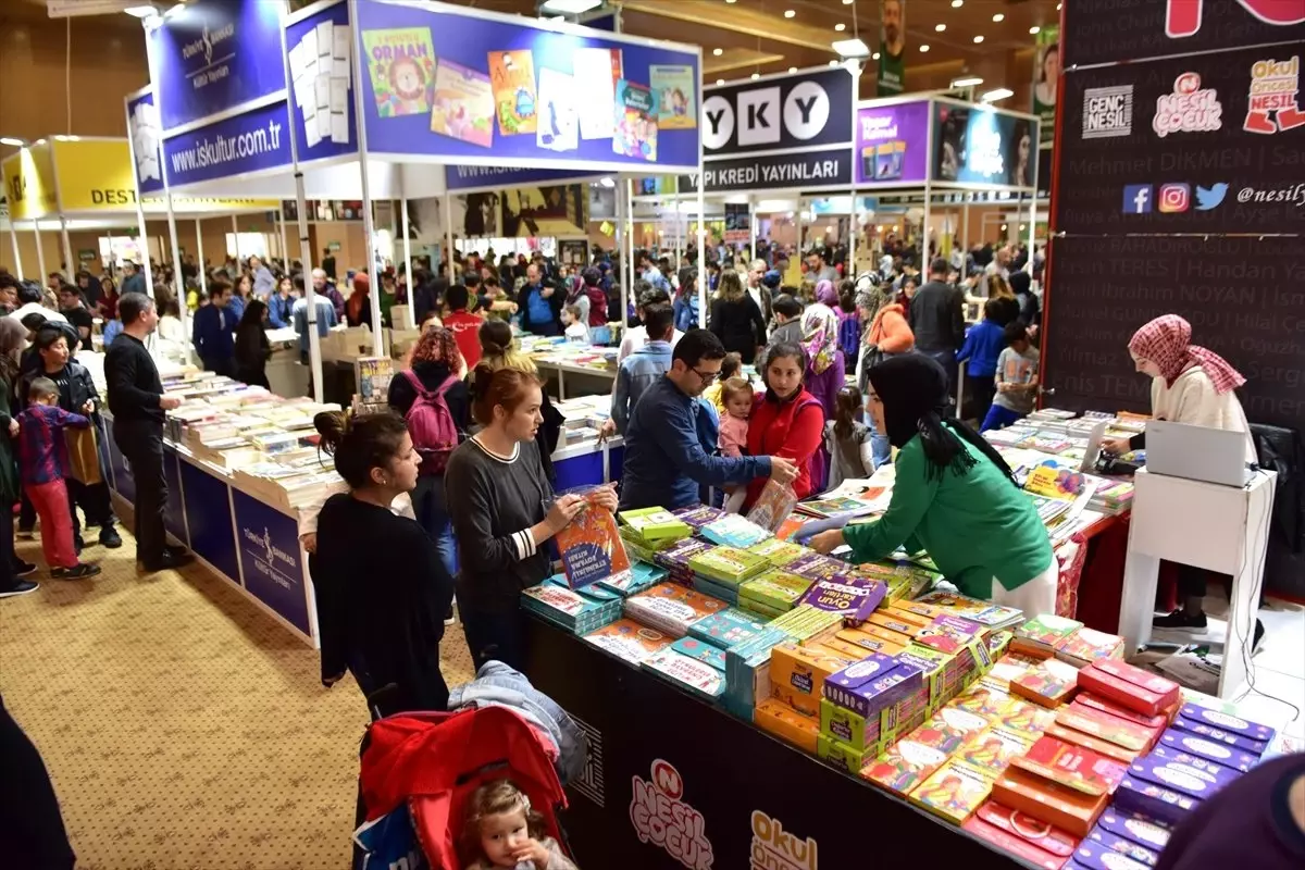 2. Kepez Kitap Fuarını, 400 Bin Kişi Ziyaret Etti