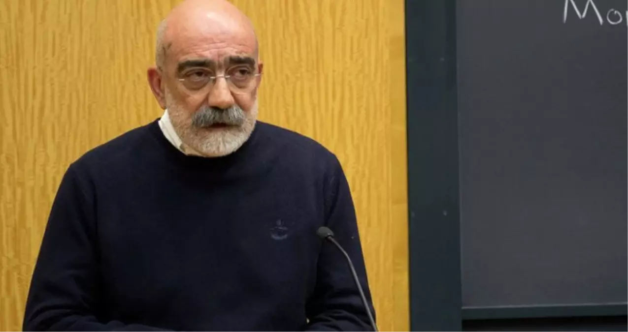 Gazeteci Ahmet Altan, Cumhurbaşkanına Hakaretten Hakim Karşısına Çıktı