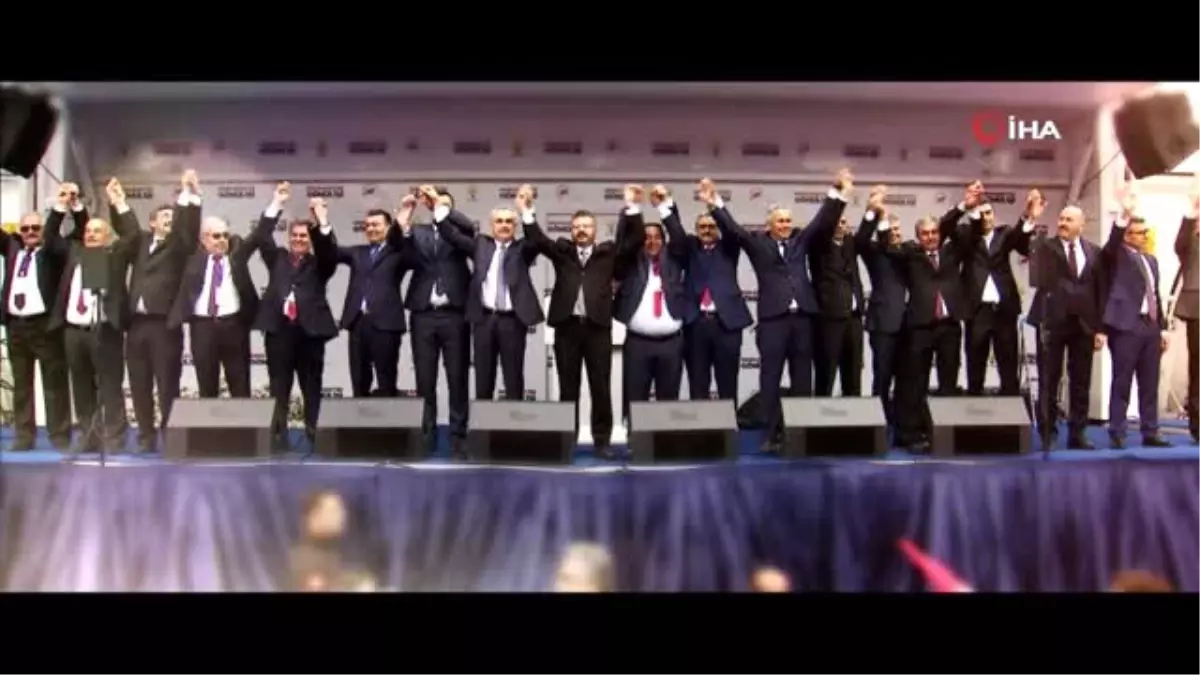 AK Parti ve MHP\'li Adaylar Omuz Omuza Şarkı Söyledi