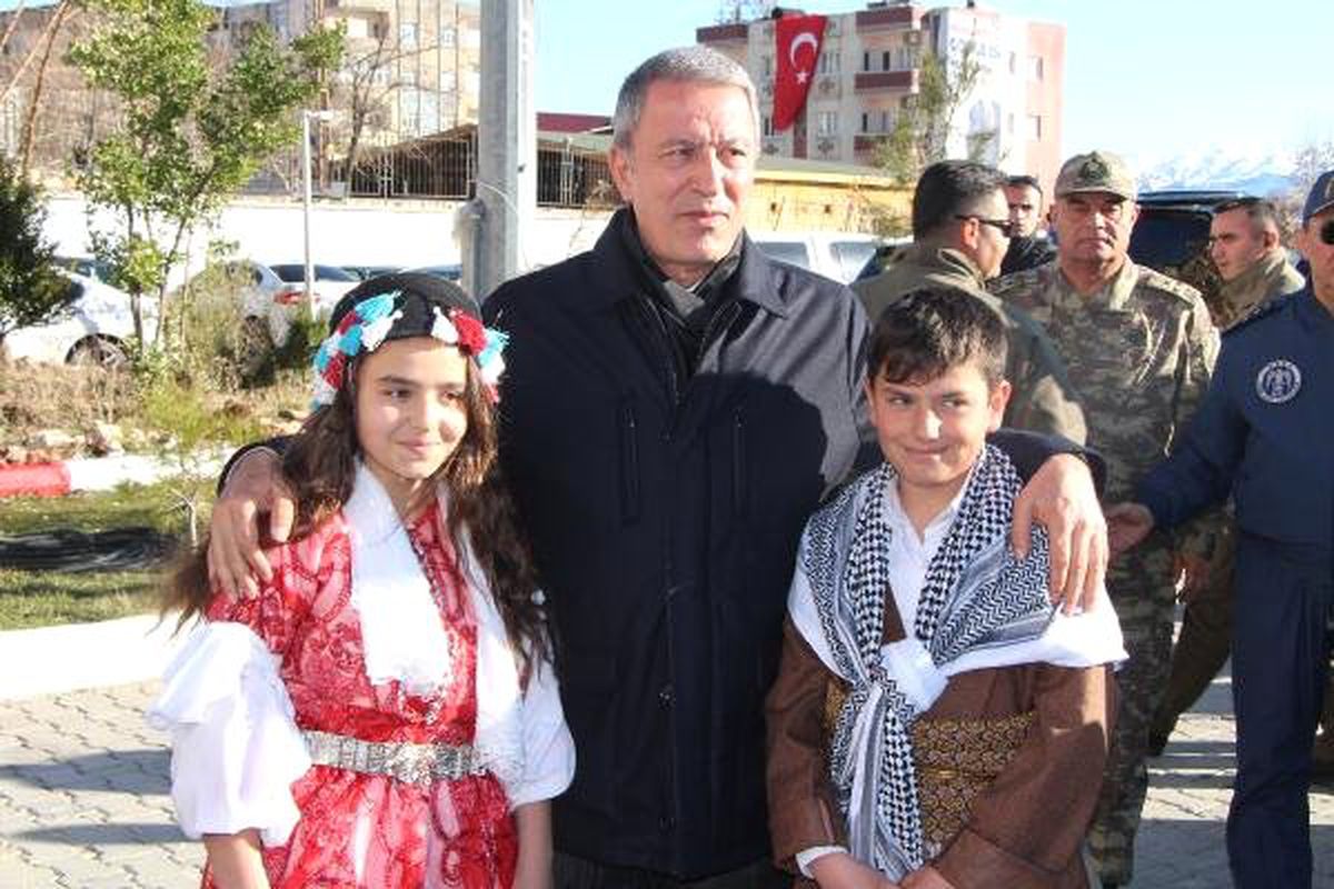 Bakan Akar: Bizim Tek Hedefimiz Teröristlerdir; Çarpıtmak Alçaklıktır