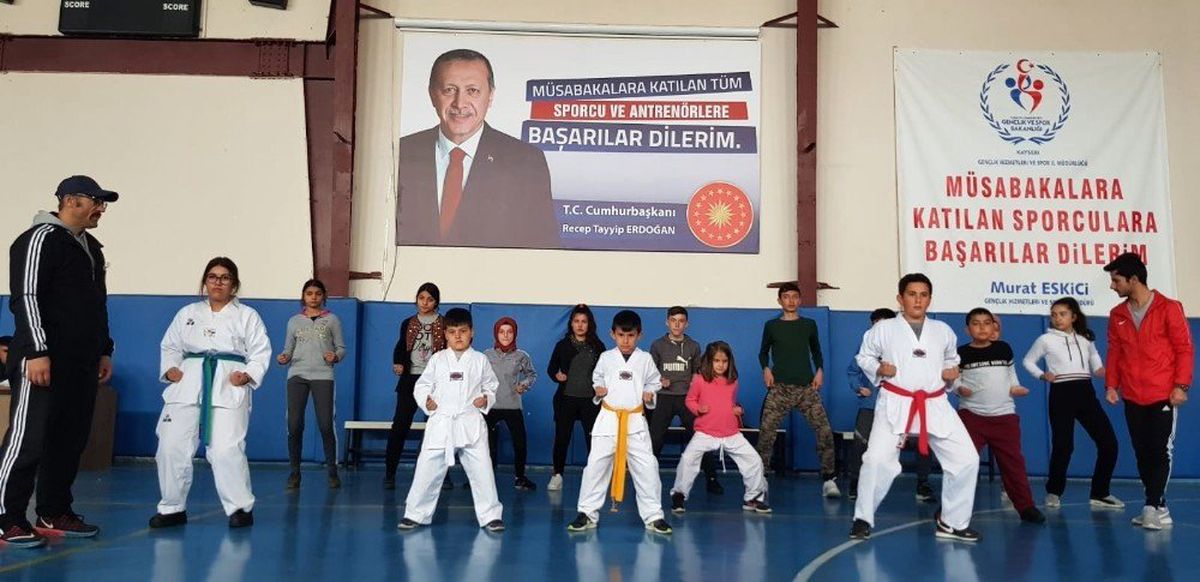 Develi\'de Mücadele Sporlarına Yoğun İlgi