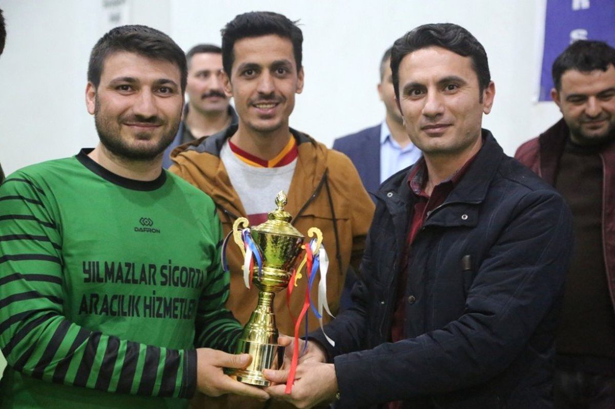Eğitim Bir Sen\'den Okullar Arası Voleybol Turnuvası