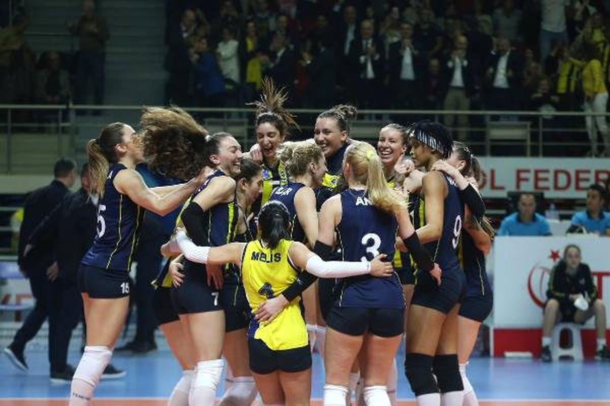 Fenerbahçe Opet, Cev Şampiyonlar Ligi\'nde Yarı Finale Çıktı