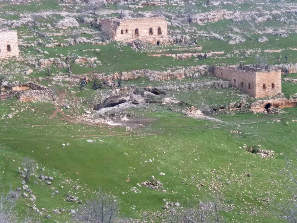 Güncelleme - Mardin\'de Teröristlerin Sığınak Olarak Kullandığı Mağaraya Operasyon