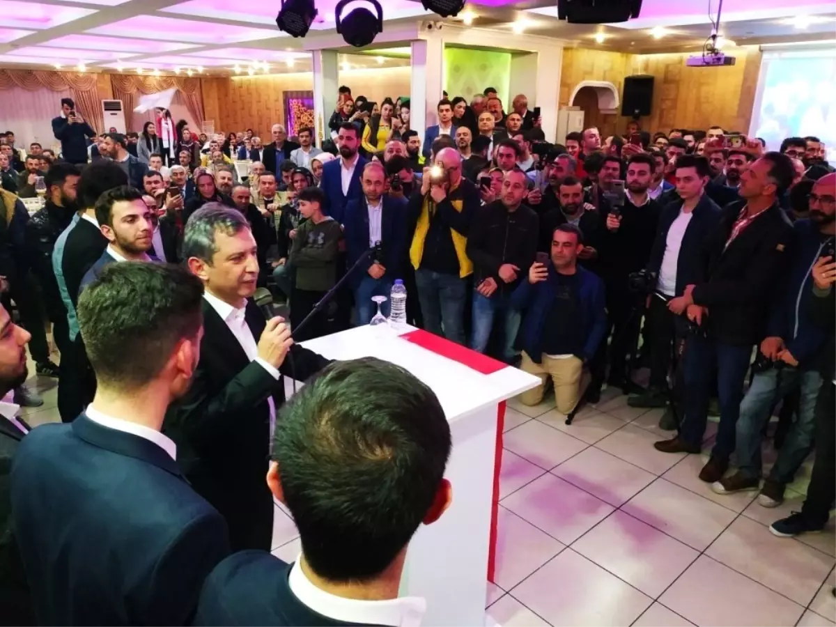 Hüseyin Avni Sipahi 18 Mart Zaferini Demokrat Partiye Katılan Gençlerle Kutladı