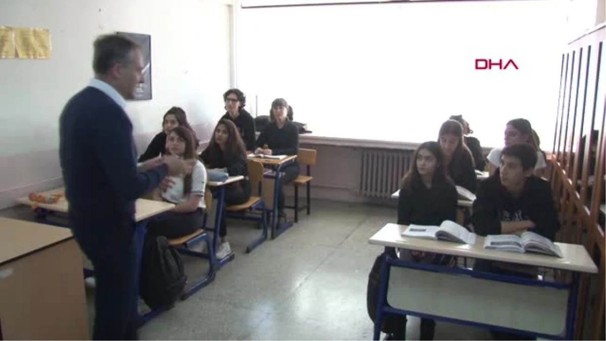 İzmir Lise Öğrencileri İnteraktif Yazım Kılavuzu Geliştirdi