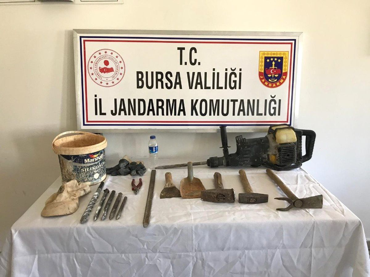 Jandarma Definecilere Göz Açtırmıyor