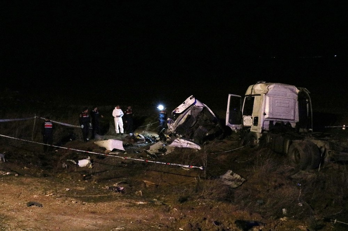 Kırşehir-Kırıkkale Yolunda Feci Kaza: 3 Ölü, 2 Yaralı