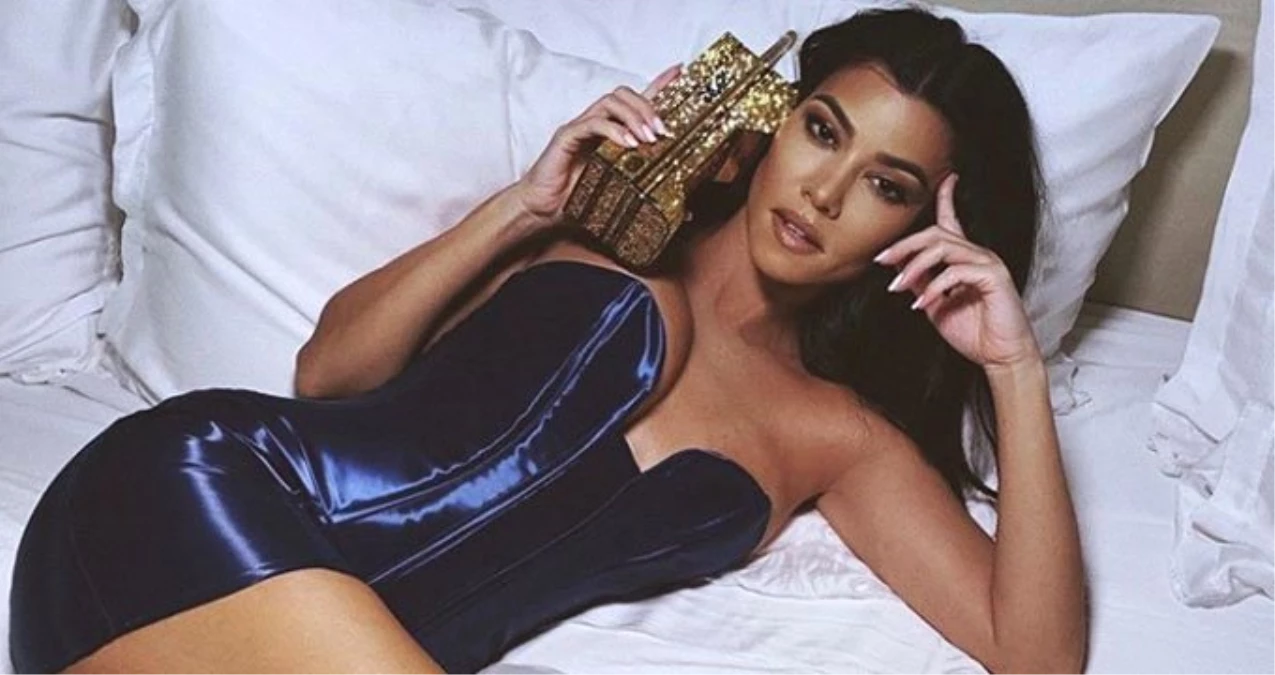 Kourtney Kardashian, Küvet Pozuyla Sosyal Medyaya Damga Vurdu