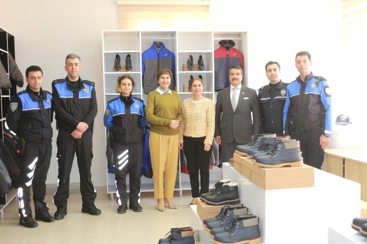 Kütahya\'dan Adıyaman\'daki Polis Pazarına Yardım Bağışı