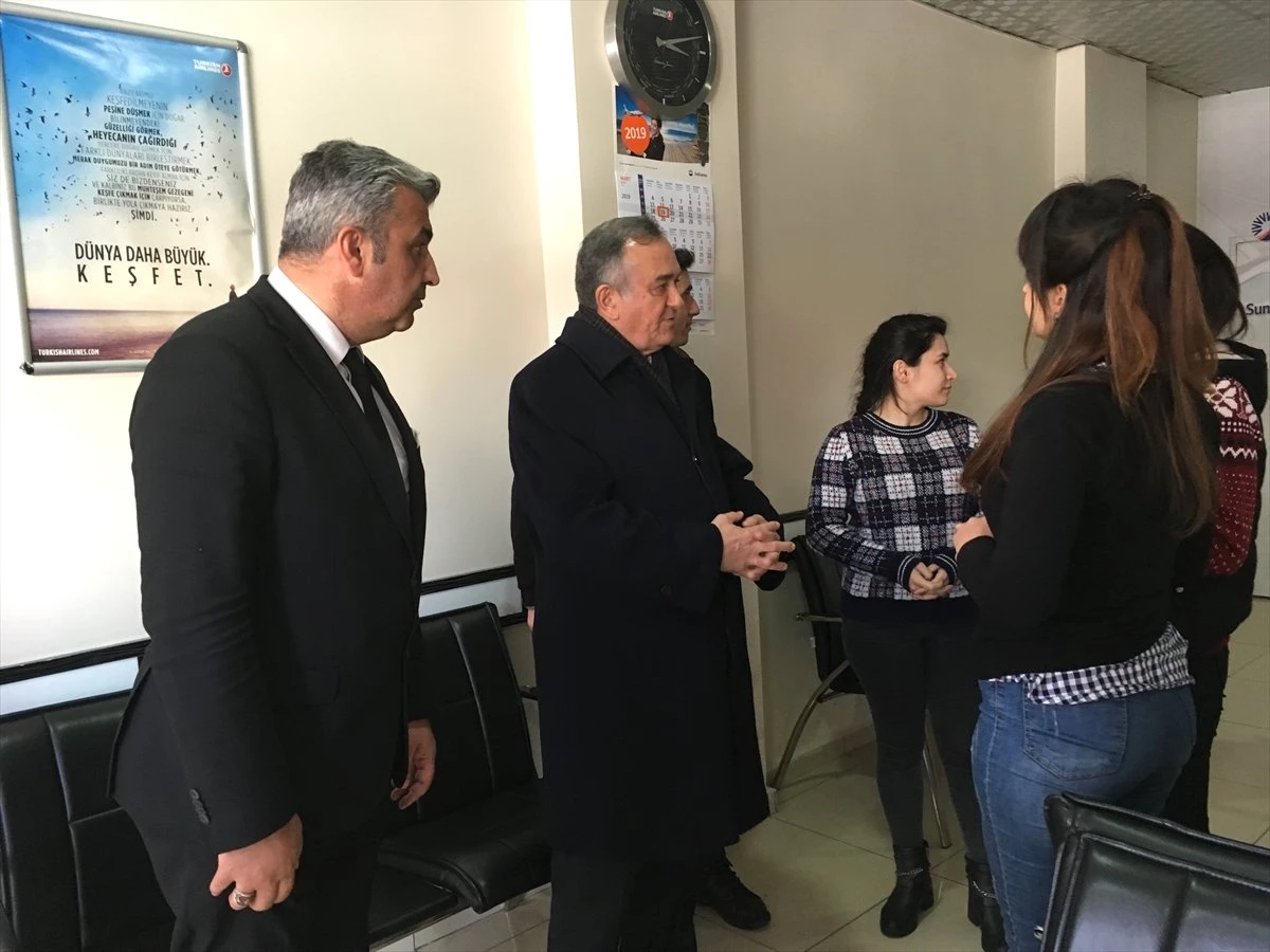 MHP Grup Başkan Vekili Akçay\'dan Hakkari\'de Esnaf Ziyareti