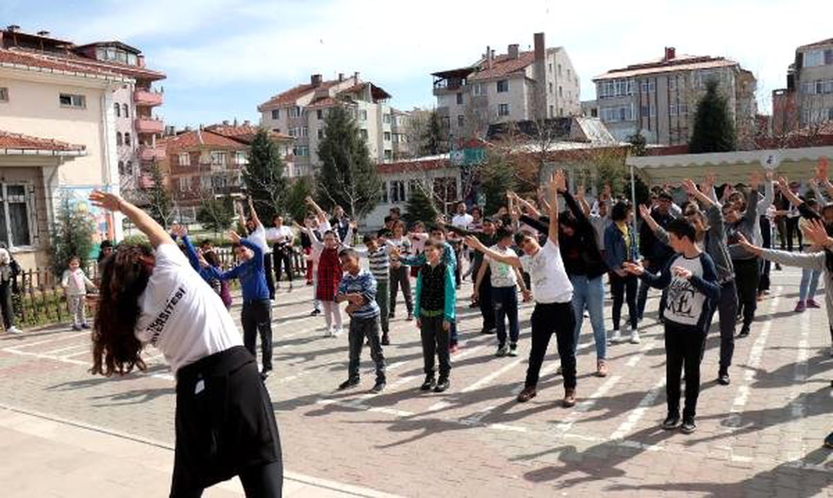 Özel Çocuklara, Üniversite Öğrencilerinden \'Zumbalı\' Eğlence