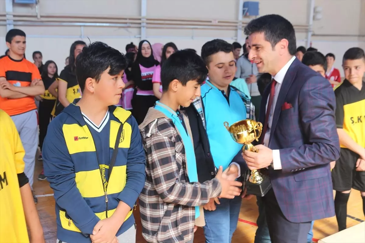 Şereflikoçhisar\'da Öğrencilere Ödülleri Dağıtıldı