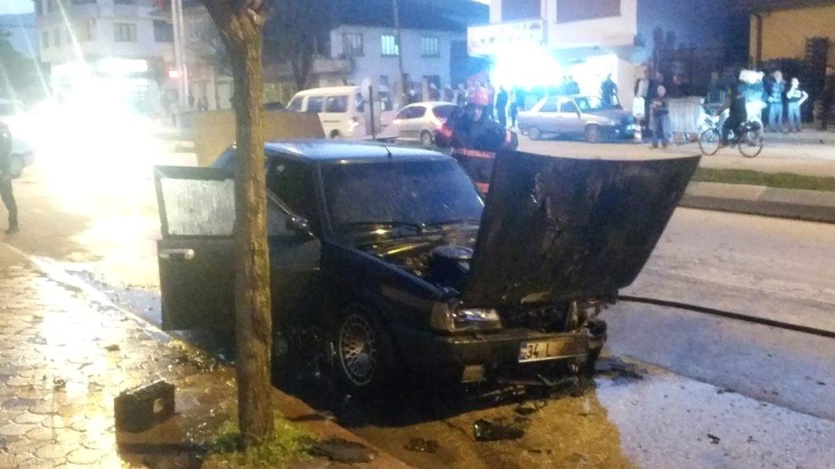 Seyir Halindeki Araç Alev Aldı