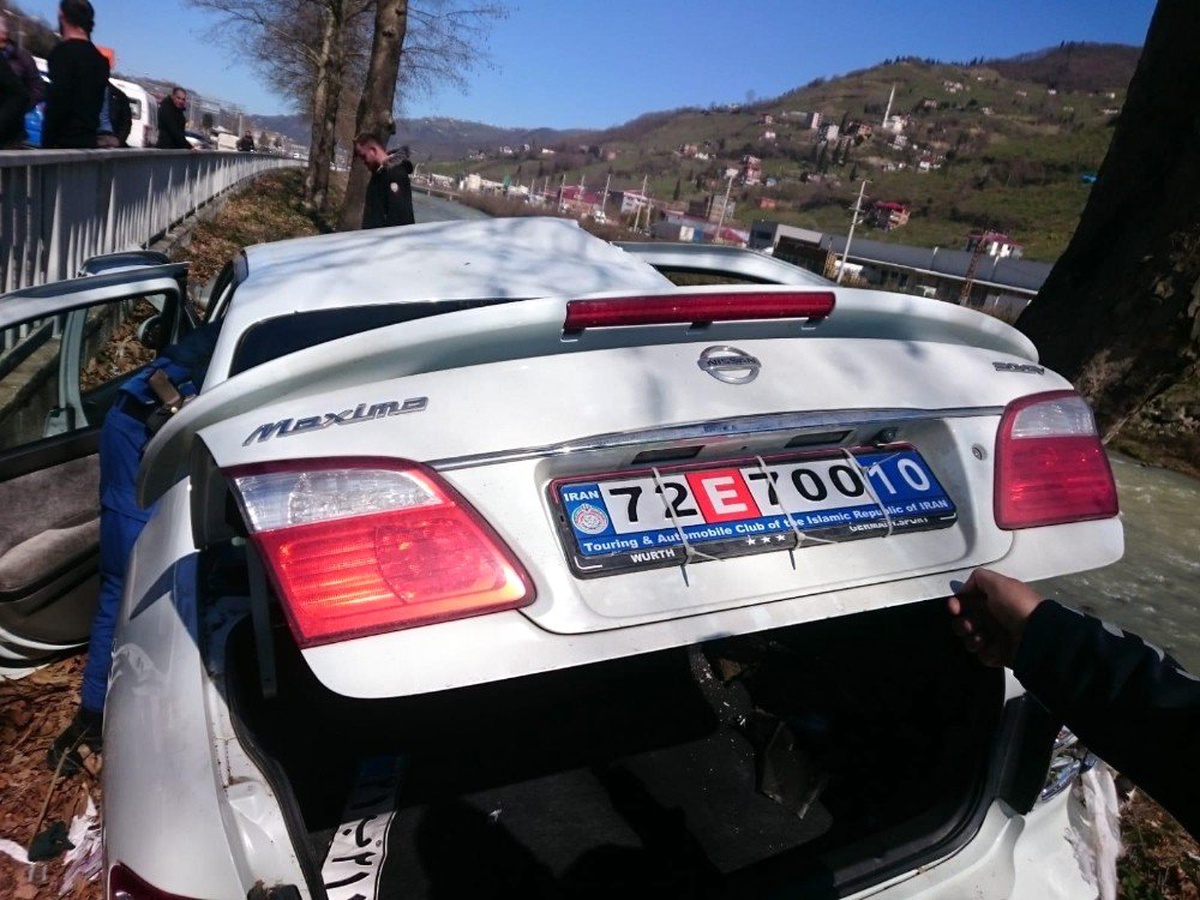 Trabzon\'da Feci Kaza, Karnına Bariyer Saplandı