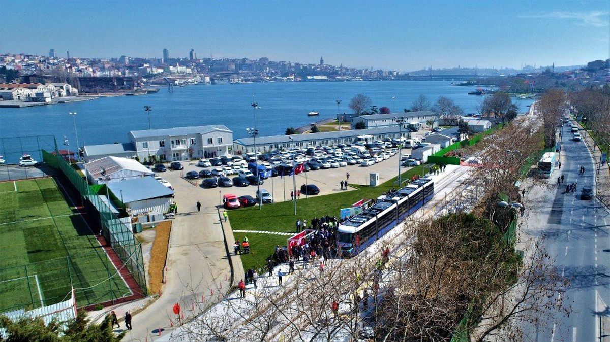 Türkiye\'nin İlk Yerden Beslemeli Tramvay Hattının Test Sürüşleri Başladı
