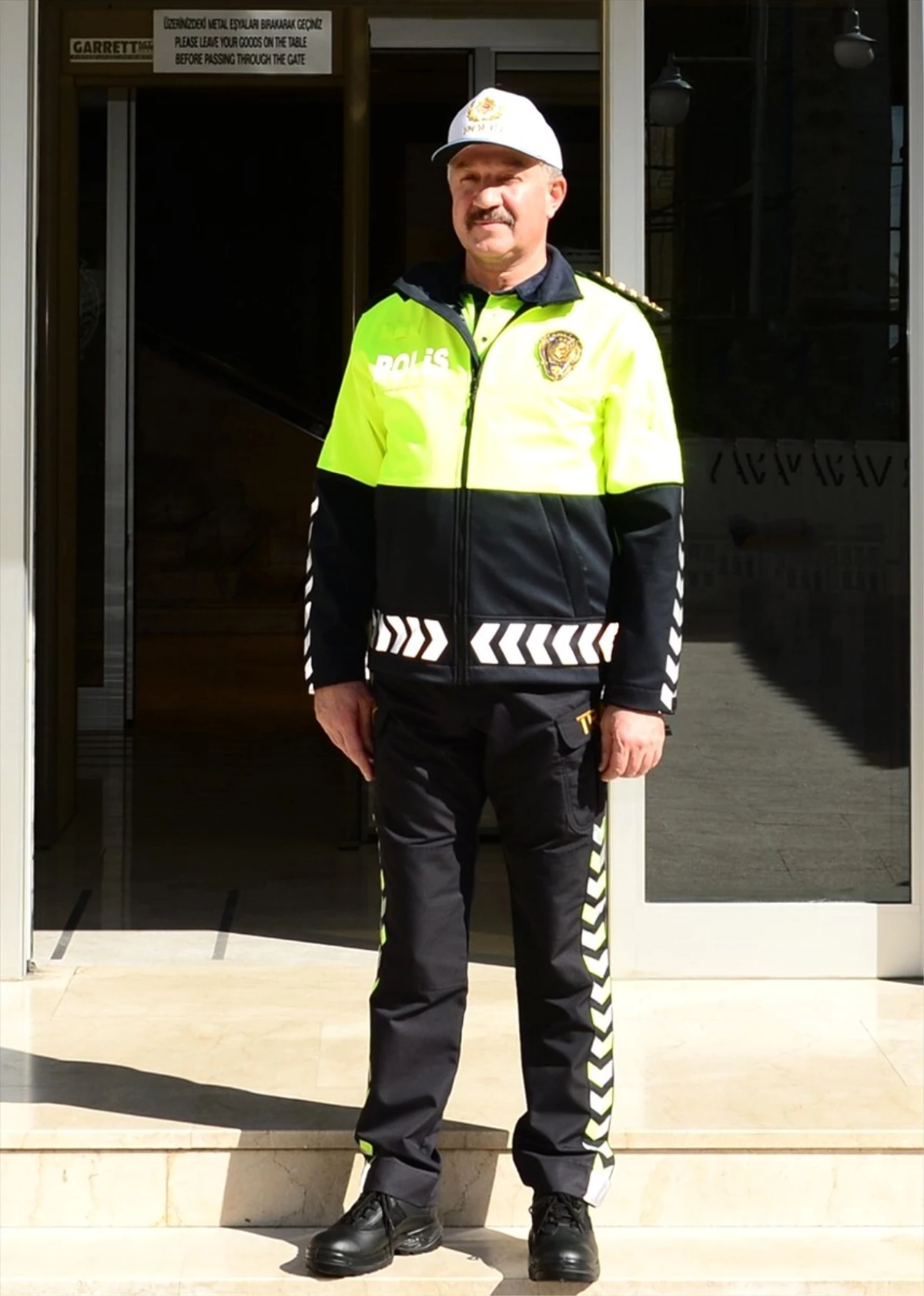 Yeni Kıyafetlerle Trafik Polisleri Daha Güvende