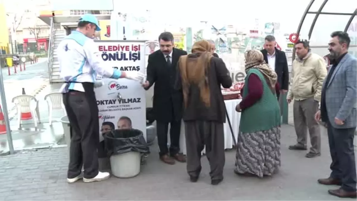 Yıldırım Belediye Başkan Adayı Yılmaz\'dan Vatandaşa Sıcak Çorba İkramı