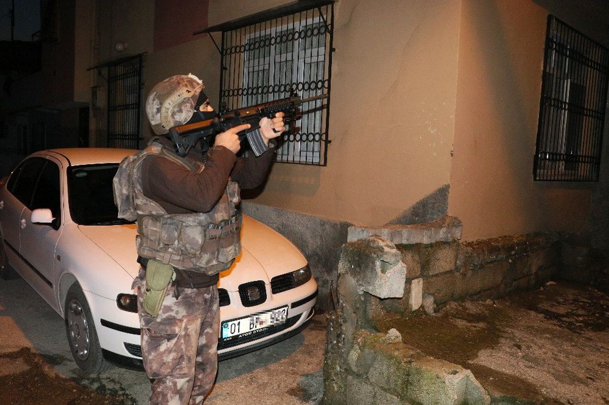 Adana\'da Hdp\'ye PKK Operasyonu