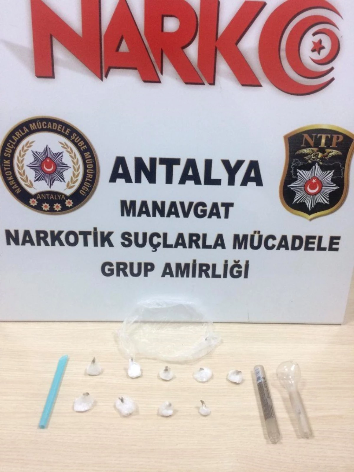 Antalya\'da Bir Araçta Uyuşturucu Madde Ele Geçirildi
