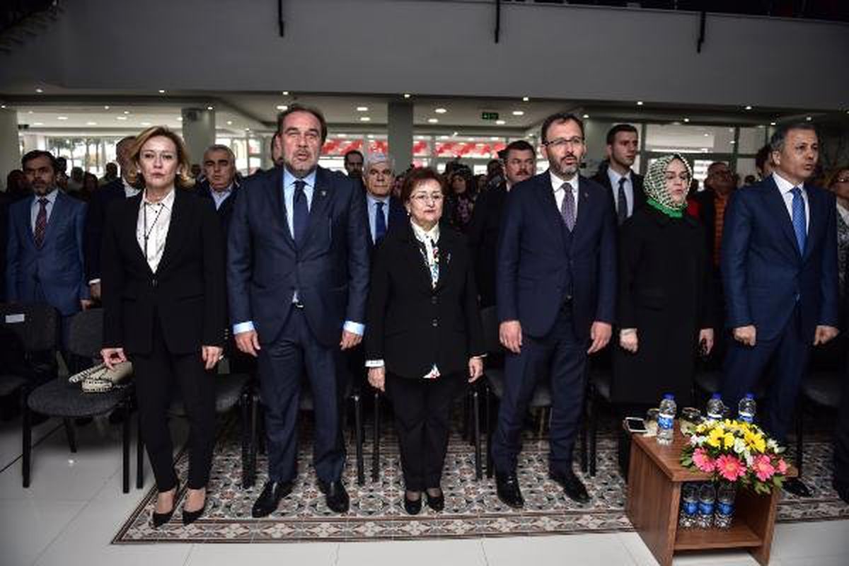 Bakan Kasapoğlu ve Binali Yıldırım, Beykoz\'da İki Okul Açtı