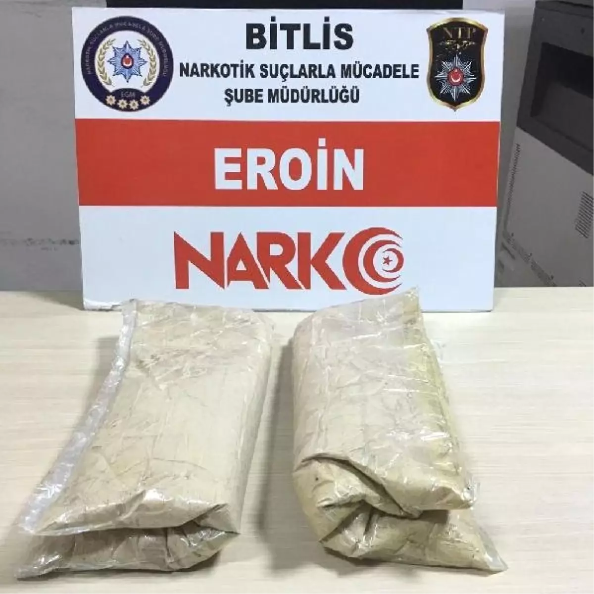 Bitlis\'te 2 Kilo 260 Gram Eroin Ele Geçirildi