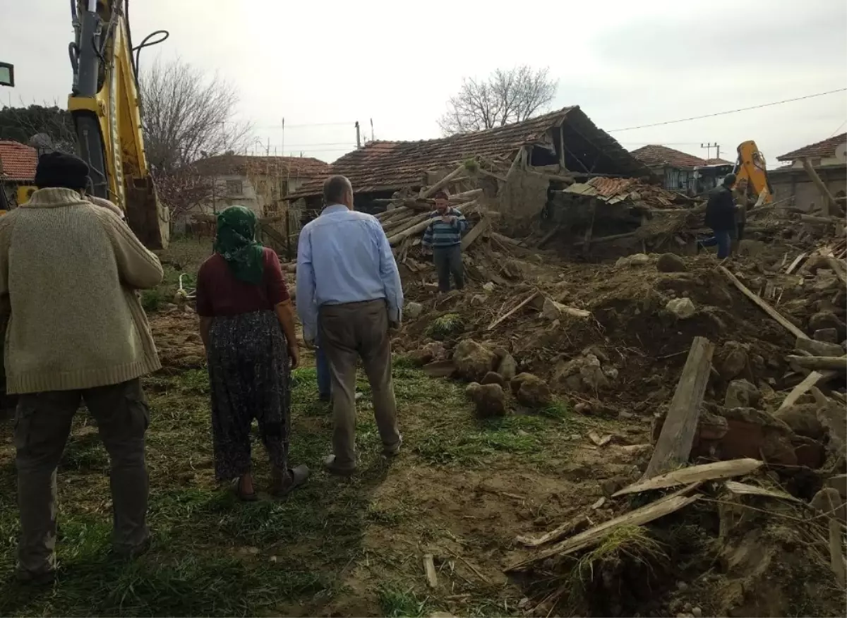 Denizli Valiliği: Depremde 30 Ev Yıkıldı