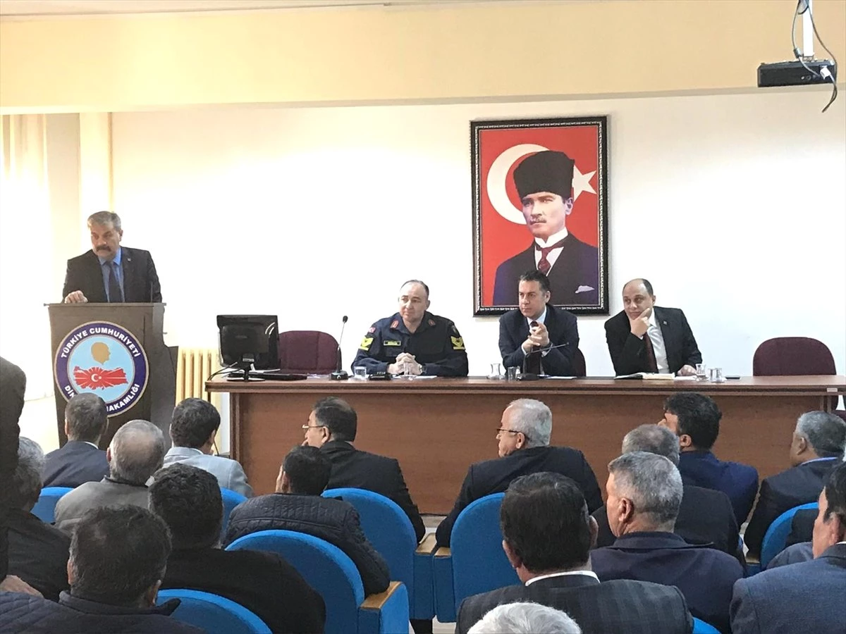 Dinar\'da Köy Muhtarlarıyla Seçim Güvenliği Toplantısı Yapıldı