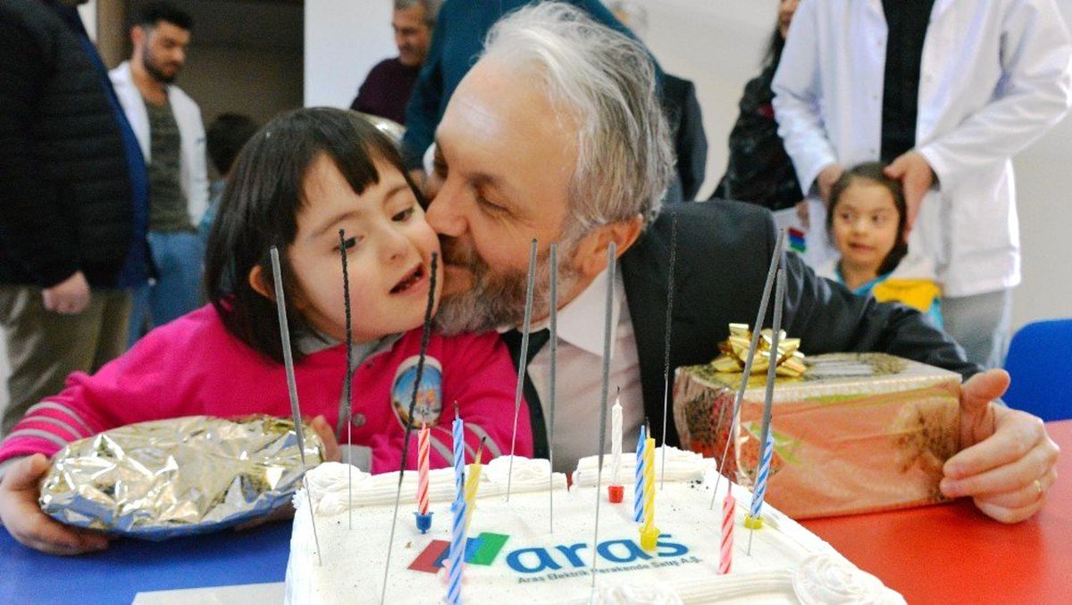Down Sendromlu Çocuklara Anlamlı Ziyaret