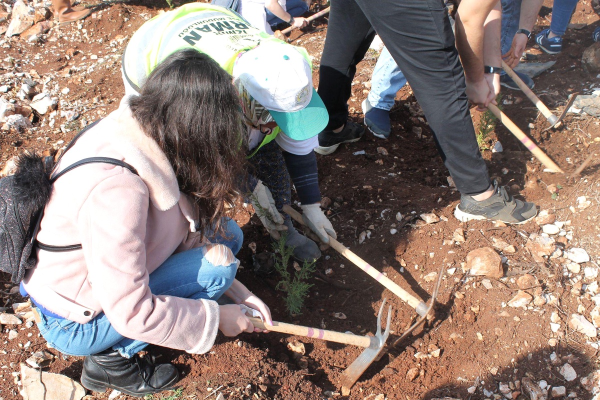 Egeli Gençler "Mezuniyet Ormanı" İle Doğaya Bir Anı Bıraktılar